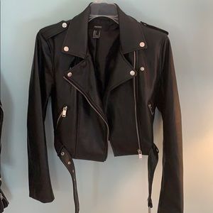 Cropped leather jacket